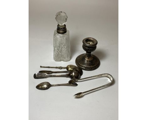 A MIXED GROUP OF HALLMARKED SILVER ITEMS - DWARF CANDLESTICK, SPOONS ETC 
