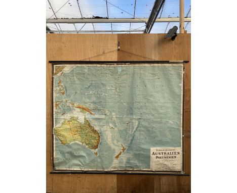 A LARGE VINTAGE GERMAN WALL MAP OF AUSTRALIEN UND POLYNESIEN 