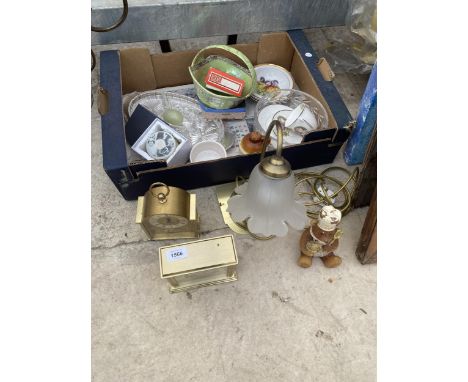 AN ASSORTMENT OF ITEMS TO INCLUDE CLOCKS, BOWLS AND A LAMP ETC 