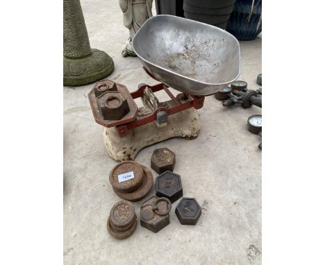 A SET OF VINTAGE SCALES AND WEIGHTS 