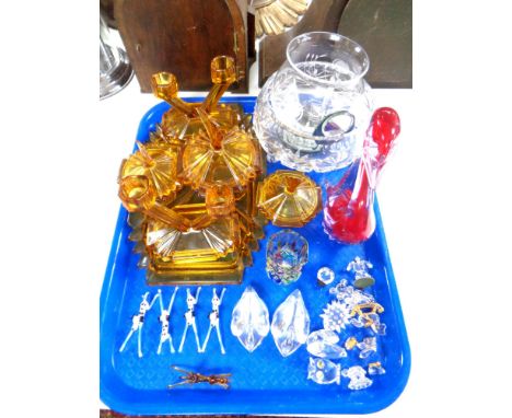 A tray containing assorted glassware including Art Deco amber glass trinket set, glass animal ornaments, Murano glass vase.