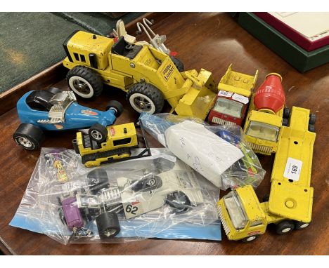 Collection of mainly Tonka vehicles 