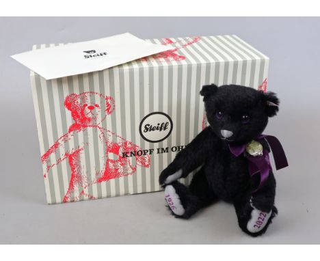 Steiff Queen Elizabeth Memorial Bear with COA 