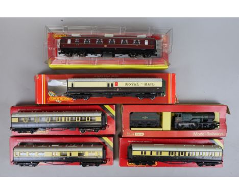 Collection of Hornby model train carriages 00 gauge 