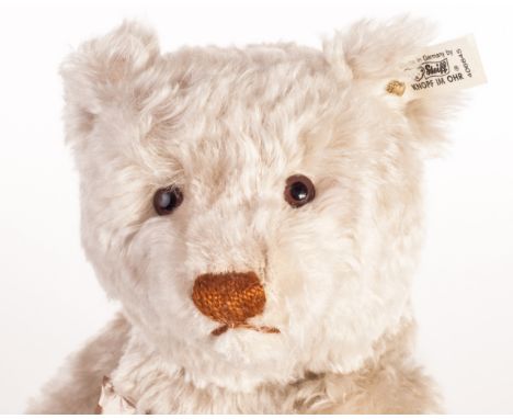 A Steiff Limited Edition British Collector’s 1911 Teddy Bear, in original box with certificate, 1621 of 3000, 1992