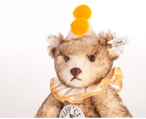 A Steiff Club Limited Edition Teddy Clown 1928, in original box with certificate, No.7982, 1993/94
