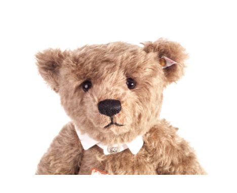 A Steiff Limited Edition British Collector’s caramel Teddy Bear, in original box with certificate, 3888 of 4000, 2004