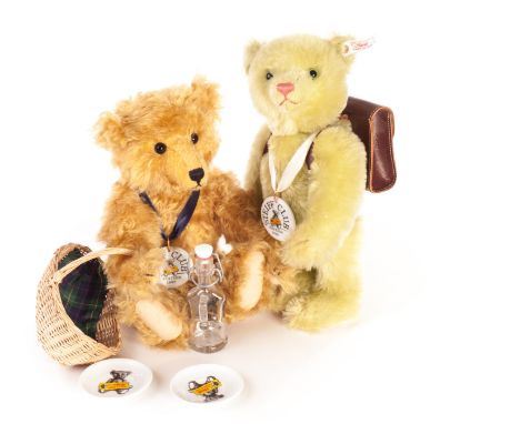 Two Steiff Club Limited Edition Teddy Bears: Picnic Bear, No.3137, 1997/1998; and green School Starter Bear, No.5437, 1998/99