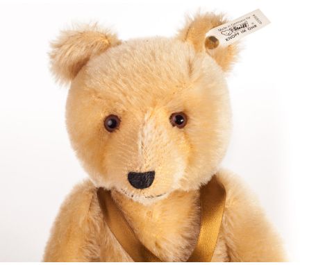 A Steiff Club Limited Edition Baby Bear 1946 Blonde 35, in original box with certificate, No.7157, 1995/96