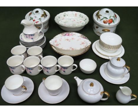Sundry ceramics Inc. Royal Worcester, Royal Albert, Royal Doulton, etc

all used and unchecked 