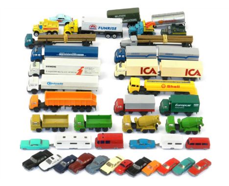 Wiking and Fleischmann N gauge Lorries cars and caravans: Four Fleischmann cars, Wiking: Eight cars, two fire vans, two cars 