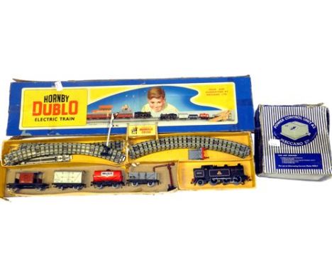 Hornby Dublo BR EDG17 Tank Goods Set with: British Railways 0-6-2 Tank engine black 69567, goods wagons: Vented Insulated Mea