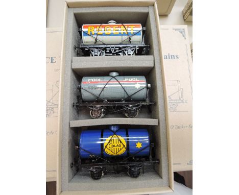 An Ace Trains O Gauge vintage style tanker set No 6, boxed