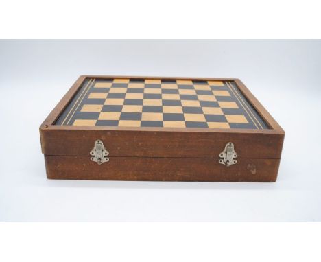 A games compendium with chess, draughts and backgammon 