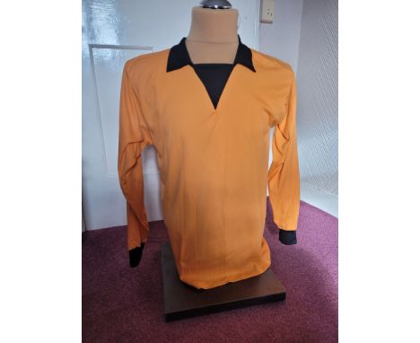 WOLVERHAMPTON WANDERERS VINTAGE REPLICA SHIRT
This is a original replica shirt purchased at the time and not a more modern Re