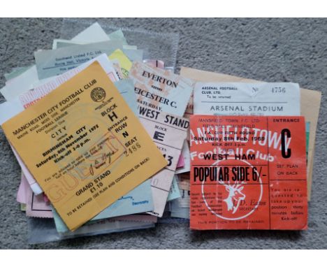 VINTAGE FOOTBALL TICKETS X 57
Nice collection that ranges from 1950's to early 1980's, with ony a small number being from the