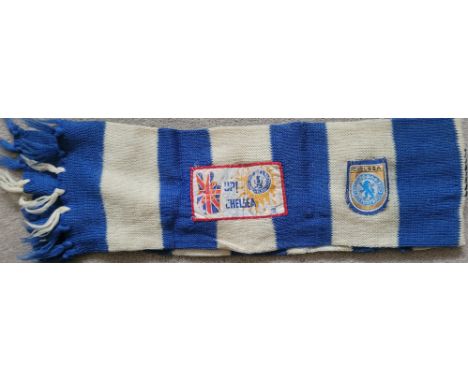VINTAGE CHELSEA SCARF WITH CLOTH BADGES
Worn with holes&nbsp;