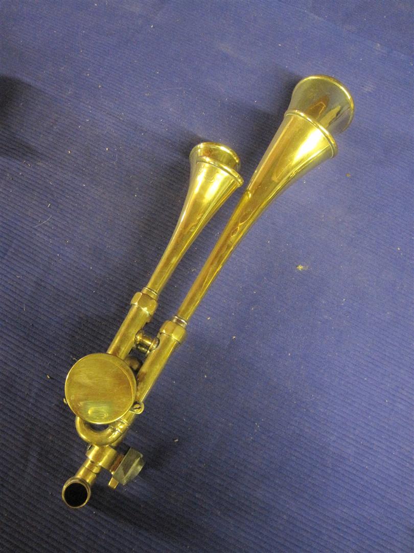 Le Testophone, a French brass 4 trumpet car horn No.2386, c/w mount. A