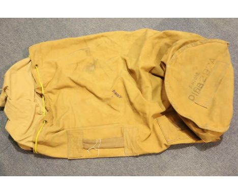 Military khaki kit bag, possibly WWII. P&amp;P Group 3 (£25+VAT for the first lot and £5+VAT for subsequent lots) 