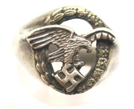800 silver German WWII Luftwaffe Pilot / Observers signet ring, size P. P&amp;P Group 1 (£14+VAT for the first lot and £1+VAT