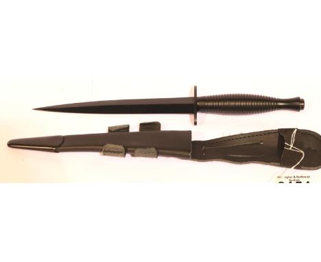 Current Day Commando Dagger, market with the Broad arrow. P&amp;P Group 2 (£18+VAT for the first lot and £3+VAT for subsequen