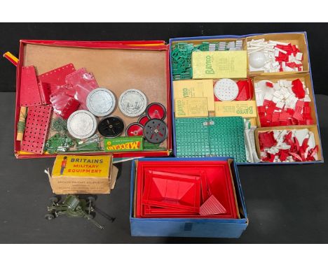 Toys &amp; Juvenalia - a Meccano No.4 outfit, boxed; a Britains military equipment model, boxed; Bayko 2X converting set, box