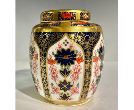 A Royal Crown Derby 1128 Old Imari pattern ginger jar and cover, solid gold band, 11cm high, second quality 