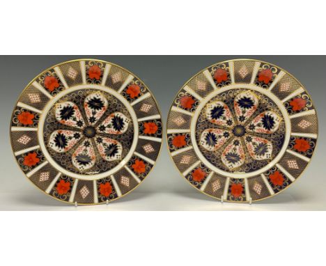 A pair of Royal Crown Derby Imari palette 1128 pattern dinner plates, 27cm , second quality 