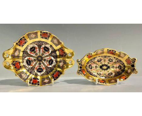 A Royal Crown Derby 1128 Old Imari pattern duchess dish, solid gold band, 16cm wide, first quality; another, shaped oval trin