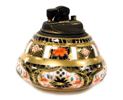 A Royal Crown Derby Imari table lighter, printed marks, 8cm wide.