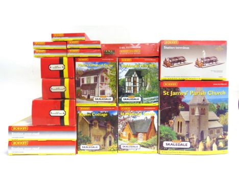 [OO GAUGE]. ASSORTED HORNBY BUILDINGS &amp; LINESIDE ACCESSORIES  comprising a Skaledale No.R8516, St. James' Parish Church; 
