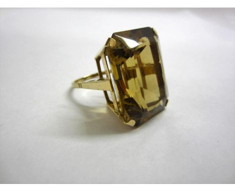 Large 9ct Gold Trap Cut Citrine Ring size R 