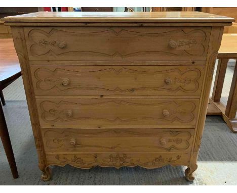 Modern light wood chest of 4 drawers