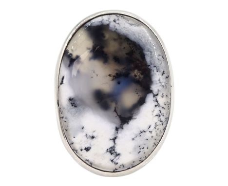 Large silver single stone black, white and clear agate ring,s tamped 925 Condition Report:Size P, stone = 45mm x 33mm