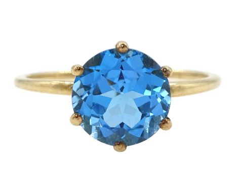 9ct gold single stone round cut Swiss blue topaz ring, hallmarked, topaz approx 3.45 caratCondition Report:Approx 2.6gm, size