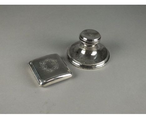 A sliver mounted capstan inkwell, Chester, together with a silver cigarette case, two silver mounted (lacking brush and comb)