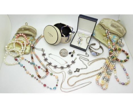 A silver Links Of London amethyst bracelet, a silver lace agate retro bangle, an amethyst flower bracelet, Honora pearls etc 
