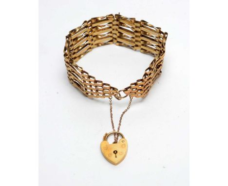 A 9ct yellow gold gate link pattern bracelet, 14.9g. 