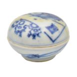 A CHINESE BLUE AND WHITE PORCELAIN ‘HATCHER’ SHIPWRECK BOX AND COVER, CHONGZHEN PERIOD, CIRCA 1643