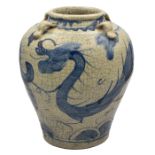 A LARGE CHINESE EXPORT ZHANGZHOU ‘SWATOW’ BLUE AND WHITE PORCELAIN JAR, EARLY 17TH CENTURY