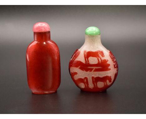 A CHINESE RED GLASS OVERLAY ‘EIGHT HORSES OF MUWANG’ SNUFF BOTTLE, QING DYNASTY, 19TH CENTURYOf shouldered flattened form, th