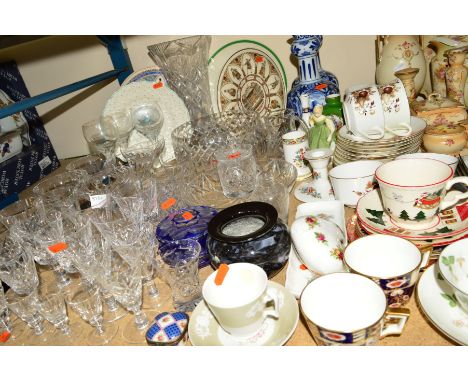 A QUANTITY OF CERAMIC AND GLASS ITEMS to include Royal Worcester 'Golden Harvest', Minton tea cups, Delph vases, collectors p