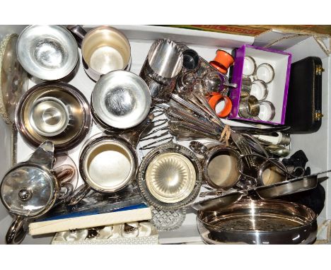 A PAIR OF SILVER NAPKIN RINGS, plated napkin rings, cased and loose cutlery and flatware, tea wares, etc