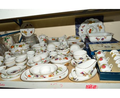 ROYAL WORCESTER 'EVESHAM' DINNER WARES etc an extensive collection to include tureens, serving dishes, twin handled soup bowl