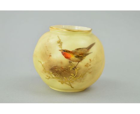 A SMALL ROYAL WORCESTER BLUSH IVORY VASE, painted with Robin and gilt detail, shape NoG161, approximate height 7cm