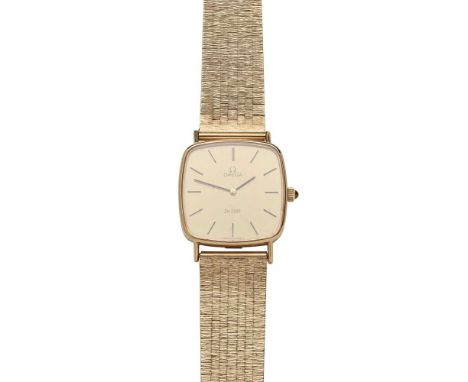 rounded square case marked 375, Omega signed calibre 625 17 jewel manual wind movement numbered 38 019183, 1970s, rounded squ