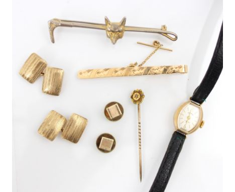 A selection of jewellery, including a tie pin with engraved detailing to front, stamped 750 to reverse, 6cm long, a silver co