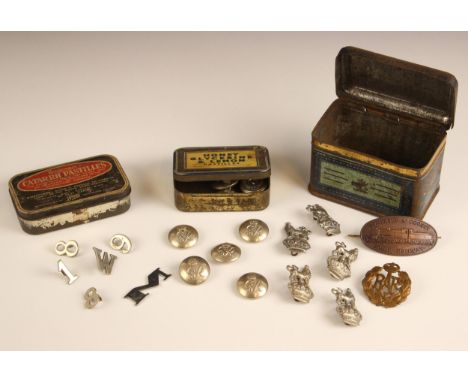A collection of fourteen George VI War Department Constabulary uniform buttons, comprising nine 25mm buttons, four 20mm butto