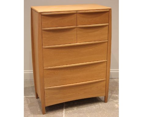 An Ercol Savona model 2427, light oak chest of drawers, late 20th/early 21st century, formed with four small drawers over thr