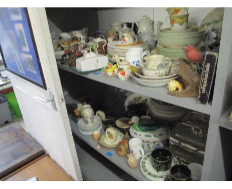 A mixed lot of ceramics to include a Portmeirion Totem green part dinner set, Richmond Wild Anemone cups and saucers and othe